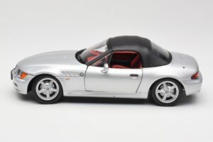 BMW Z3 Roadster 1.8 Silber UT Models 1:18 20404 Druckguss — Bild 4 von 8