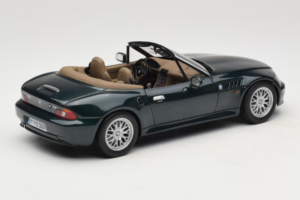 BMW Z3 Roadster 2.8 Dunkelgrün Händler Edition UT Models 1:18 80439411713 Druckguss — Bild 3 von 8