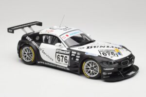 BMW Z4 #676 H. Stuck / J. Hennerici / D. Hurtgen Team Schubert Nürburgring 24 Hours 2006 AUTOart 1:18 80649 Druckguss — Bild 4 von 6