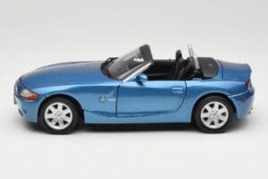 BMW Z4 E85 Blau Metallic Motormax 1:18 73144 Druckguss — Bild 4 von 8