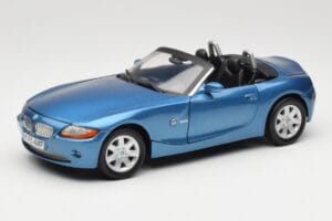 BMW Z4 E85 Blau Metallic Motormax 1:18 73144 Druckguss