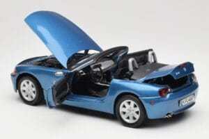 BMW Z4 E85 Blau Metallic Motormax 1:18 73144 Druckguss — Bild 5 von 8