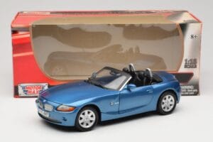 BMW Z4 E85 Blau Metallic Motormax 1:18 73144 Druckguss — Bild 8 von 8
