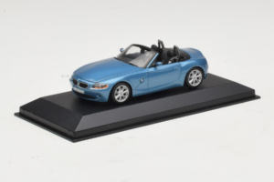 BMW Z4 E85 Cabriolet Light Blue Metallic Minichamps 1:43 BMW016 Druckguss — Bild 2 von 4