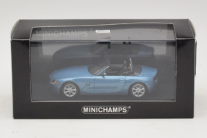 BMW Z4 E85 Cabriolet Light Blue Metallic Minichamps 1:43 BMW016 Druckguss — Bild 4 von 4
