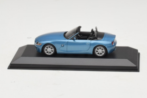 BMW Z4 E85 Cabriolet Light Blue Metallic Minichamps 1:43 BMW016 Druckguss