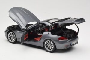 BMW Z4 E89 sDrive 35i Space Grey Metallic Kyosho 1:18 80432147085 Druckguss — Bild 5 von 8