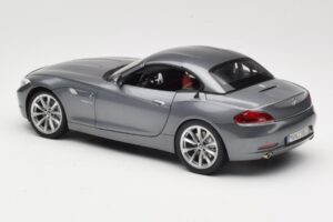 BMW Z4 E89 sDrive 35i Space Grey Metallic Kyosho 1:18 80432147085 Druckguss — Bild 7 von 8