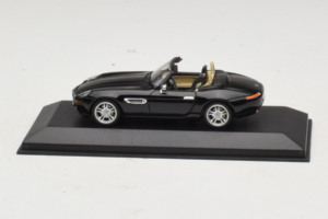 BMW Z8 Cabriolet Schwarz Minichamps 1:43 80420026607-R1 Druckguss