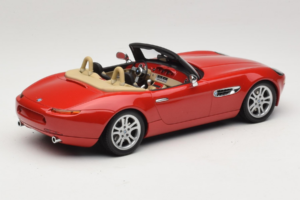 BMW Z8 Rot Minichamps 1:18 155024230 Druckguss — Bild 2 von 6