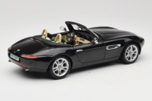 BMW Z8 Schwarz Kyosho 1:18 80439411729 Druckguss — Bild 3 von 9