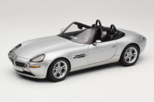 BMW Z8 Silber 007 The World Is Not Enough AUTOart 1:18 70511 Druckguss