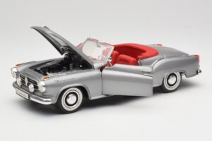 Borgward Isabella Cabriolet Silber Revell 1:18 8411 Druckguss — Bild 2 von 8