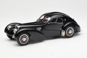 Bugatti 57SC Atlantic Schwarz CMC 1:18 M-085 Druckguss