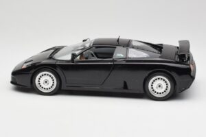 Bugatti EB110 Schwarz Bburago 1:18 3055 Druckguss — Bild 4 von 8