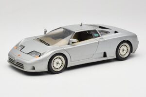 Bugatti EB110 Silber Bburago 1:18 3035-S Druckguss