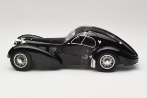 Bugatti Type 57 SC Atlantic Schwarz Solido 1:18 S1802101 Druckguss — Bild 3 von 6