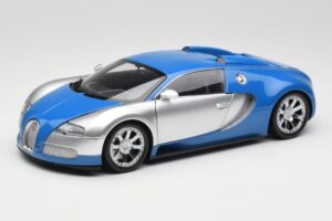 Bugatti Veyron Edition Centenaire Chrome Blue Minichamps 1:18 100110850-O Druckguss