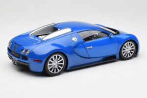 Bugatti Veyron Hellblau Dunkelblau Minichamps 1:18 100110821 Druckguss — Bild 3 von 8