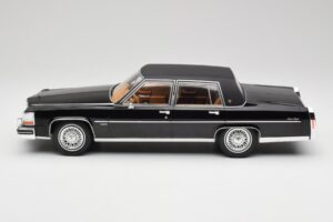 Cadillac Fleetwood Brougham Schwarz MCG 1:18 MCG18250 Druckguss — Bild 3 von 6