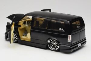 Chevrolet Astro Van Tuned Schwarz Jada 1:18 63122 Druckguss — Bild 5 von 8