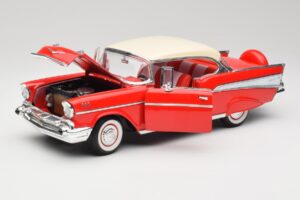 Chevrolet Bel Air Matador Rot & India Elfenbein Road Legends 1:18 92109 Druckguss — Bild 2 von 8