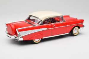 Chevrolet Bel Air Matador Rot & India Elfenbein Road Legends 1:18 92109 Druckguss — Bild 3 von 8