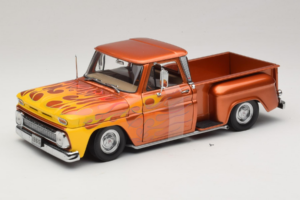 Chevrolet C-10 Stepside Pickup Lowrider Orange mit Flamme Sun Star 1:18 1392 Druckguss