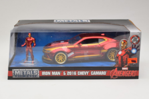 Chevrolet Camaro Iron Man Mit Figur Metals Diecast 1:24 99724 Druckguss