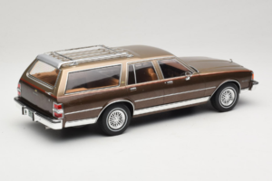 Chevrolet Caprice Estate Wagon Beige MCG 1:18 MCG18476 Druckguss — Bild 2 von 6