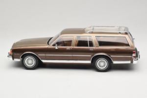 Chevrolet Caprice Estate Wagon Beige MCG 1:18 MCG18476 Druckguss — Bild 3 von 6