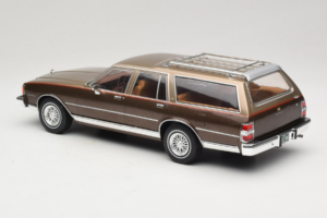 Chevrolet Caprice Estate Wagon Beige MCG 1:18 MCG18476 Druckguss — Bild 5 von 6
