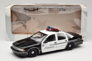 Chevrolet Caprice Glendale Polizei UT Models 1:18 21026 Druckguss — Bild 8 von 8