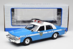 Chevrolet Caprice NYPD Polizeiauto MCG 1:18 MCG18360 Druckguss — Bild 6 von 6