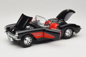 Chevrolet Corvette C1 Schwarz & Rot Bburago 1:18 3034-M1 Druckguss — Bild 2 von 8