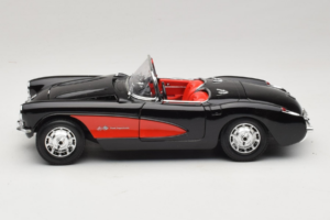 Chevrolet Corvette C1 Schwarz & Rot Bburago 1:18 3034-M1 Druckguss — Bild 4 von 8