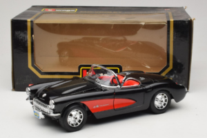 Chevrolet Corvette C1 Schwarz & Rot Bburago 1:18 3034-M1 Druckguss — Bild 8 von 8