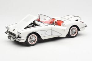Chevrolet Corvette C1 Spider Hard Top Snowcrest Weiß AUTOart 1:18 71147 Druckguss — Bild 2 von 8