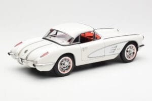 Chevrolet Corvette C1 Spider Hard Top Snowcrest Weiß AUTOart 1:18 71147 Druckguss — Bild 3 von 8