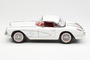 Chevrolet Corvette C1 Spider Hard Top Snowcrest Weiß AUTOart 1:18 71147 Druckguss — Bild 4 von 8