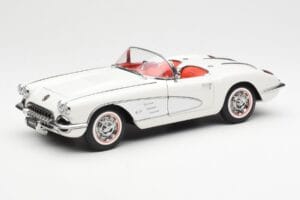 Chevrolet Corvette C1 Spider Hard Top Snowcrest Weiß AUTOart 1:18 71147 Druckguss