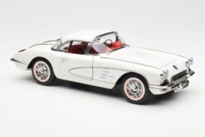 Chevrolet Corvette C1 Spider Hard Top Snowcrest Weiß AUTOart 1:18 71147 Druckguss — Bild 6 von 8