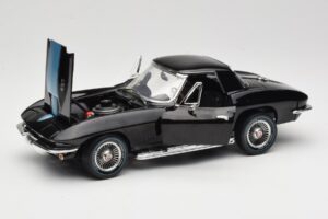 Chevrolet Corvette C2 Schwarz American Muscle 1:18 AMM1099/06 Druckguss — Bild 2 von 8
