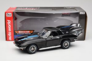 Chevrolet Corvette C2 Schwarz American Muscle 1:18 AMM1099/06 Druckguss — Bild 8 von 8