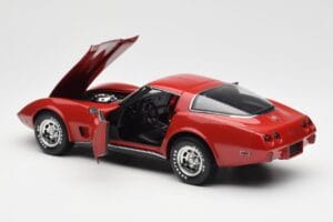 Chevrolet Corvette C3 Rot UT Models 1:18 21073 Druckguss — Bild 5 von 8