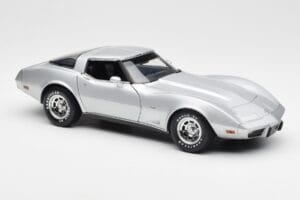 Chevrolet Corvette C3 Silber UT Models 1:18 21072 Druckguss — Bild 6 von 8