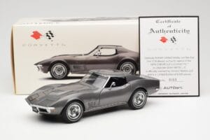 Chevrolet Corvette C3 Spider Laguna Grau Metallic AUTOart 1:18 71173 Druckguss — Bild 8 von 8