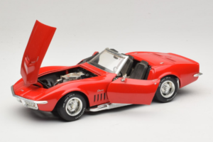 Chevrolet Corvette C3 Cabriolet Rot Revell 1:18 8833-P1 Druckguss — Bild 2 von 8