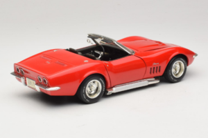 Chevrolet Corvette C3 Cabriolet Rot Revell 1:18 8833-P1 Druckguss — Bild 3 von 8