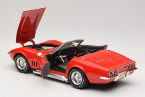 Chevrolet Corvette C3 Cabriolet Rot Revell 1:18 8833-P1 Druckguss — Bild 5 von 8